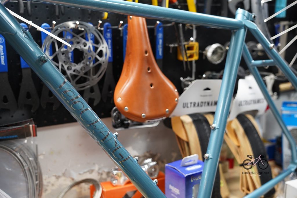 dream-build-velo-orange-polyvalent-classic-style